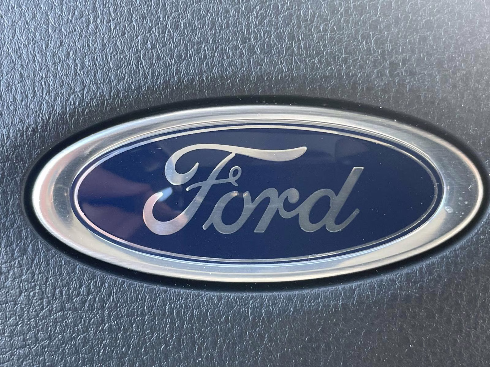 2025 Oxford White Ford Super Duty F-350 DRW XL 4X4 Chassis