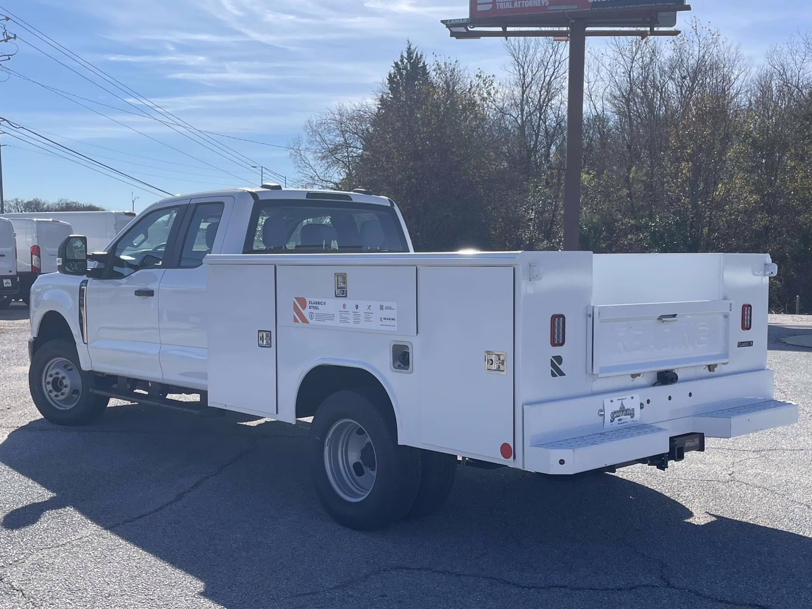 2025 Oxford White Ford Super Duty F-350 DRW XL 4X4 Chassis