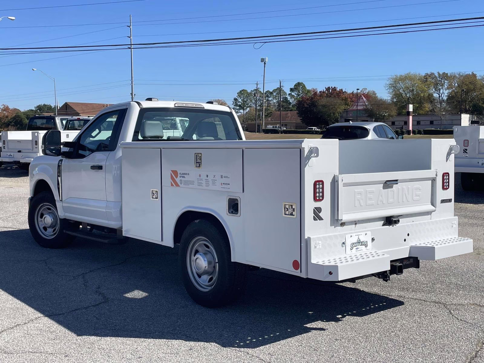 2025 Oxford White Ford Super Duty F-350 SRW XL RWD Chassis
