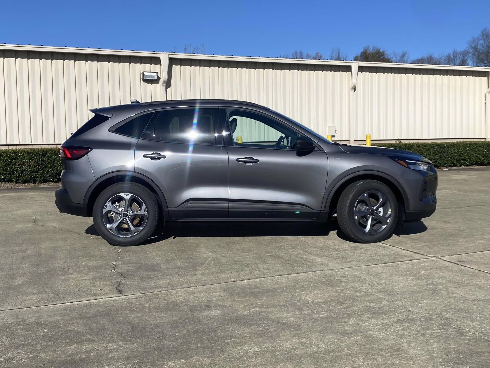 2025 Carbonized Gray Metallic Ford Escape Hybrid ST-Line FWD SUV