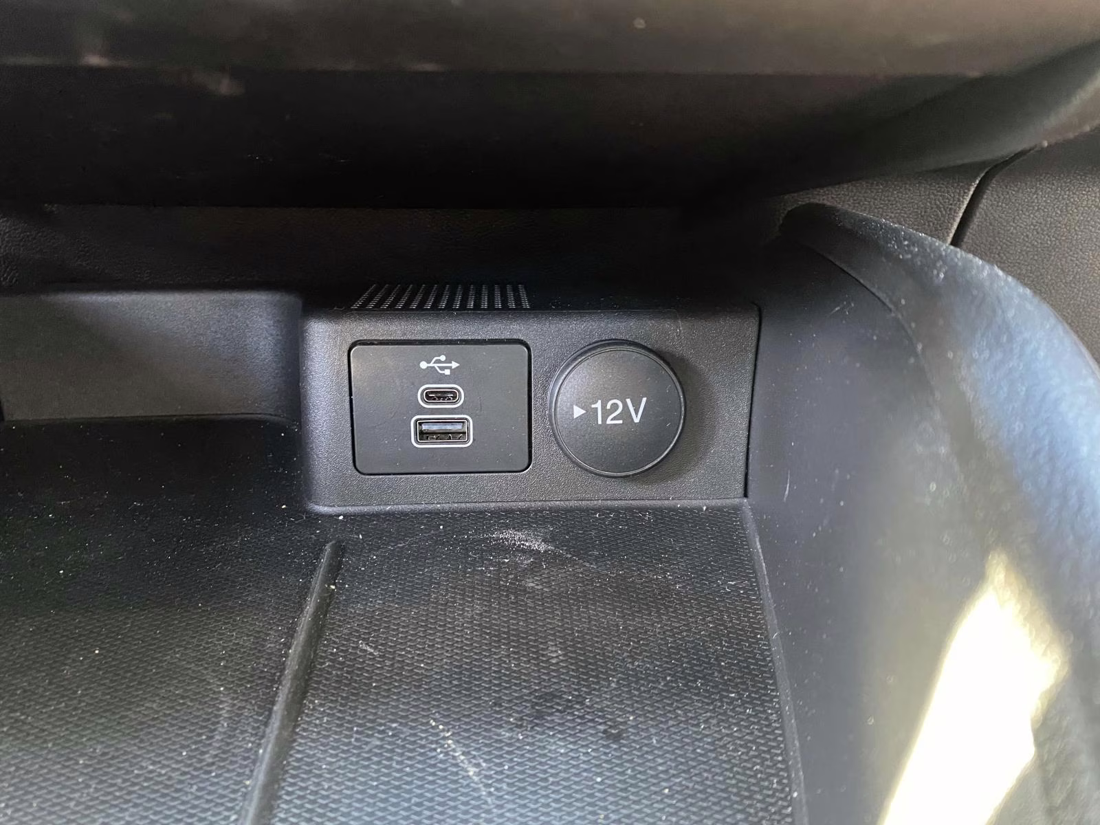 2025 Carbonized Gray Metallic Ford Escape Hybrid ST-Line FWD SUV