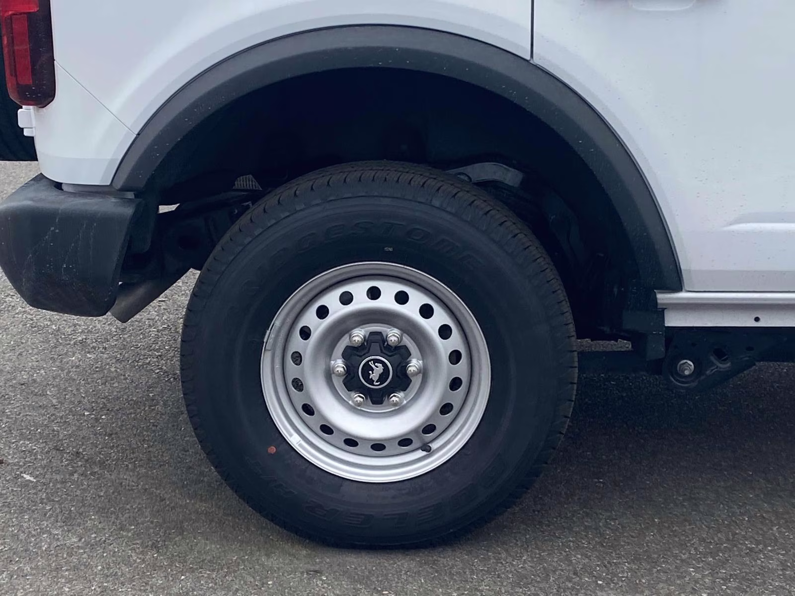 2025 Oxford White Ford Bronco Base 4X4 SUV