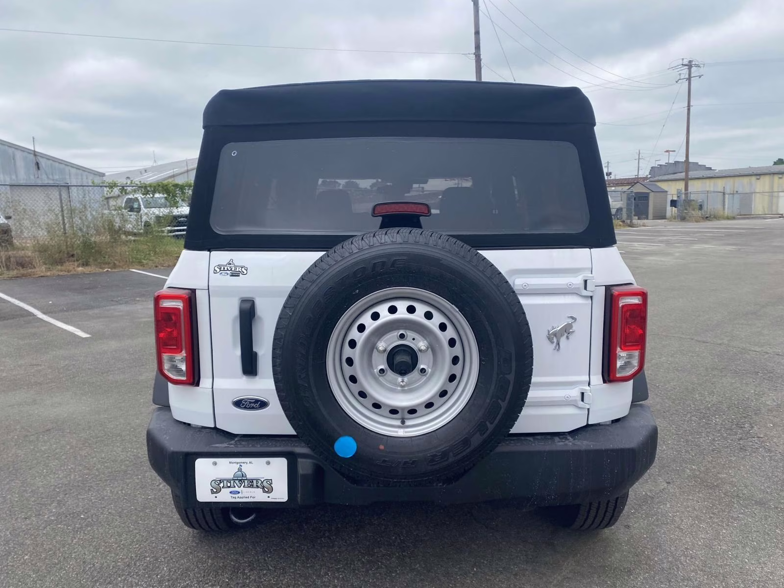 2025 Oxford White Ford Bronco Base 4X4 SUV