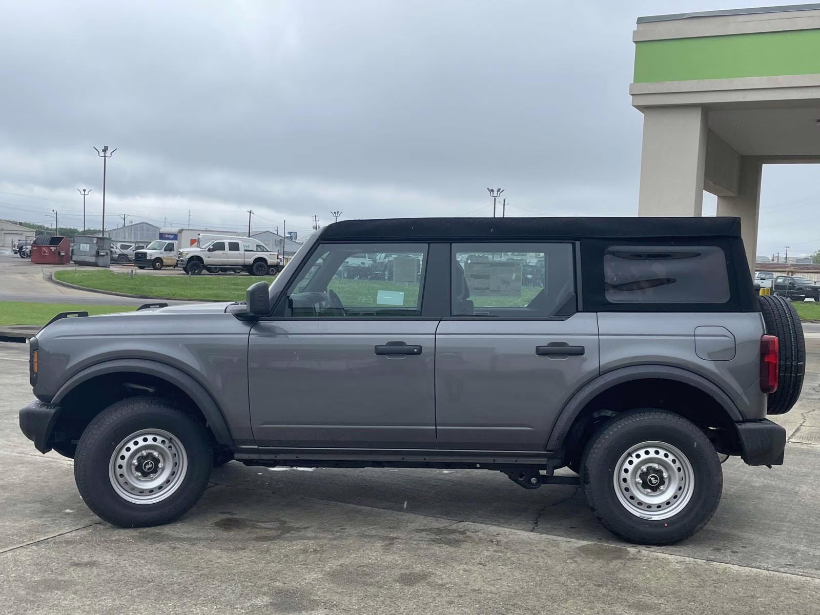 2025 Carbonized Gray Metallic Ford Bronco Base 4X4 SUV