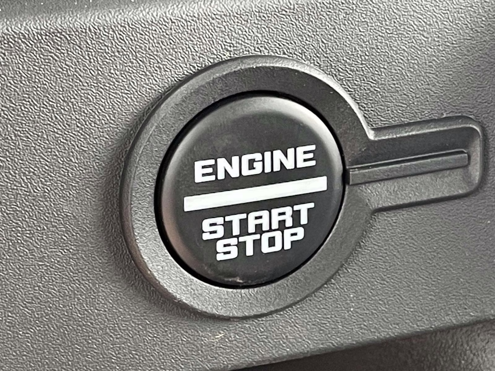 2025 Oxford White Ford Bronco Base 4X4 SUV