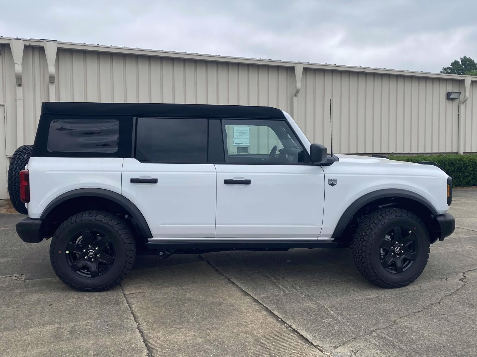 2025 Oxford White Ford Bronco Big Bend 4X4 SUV