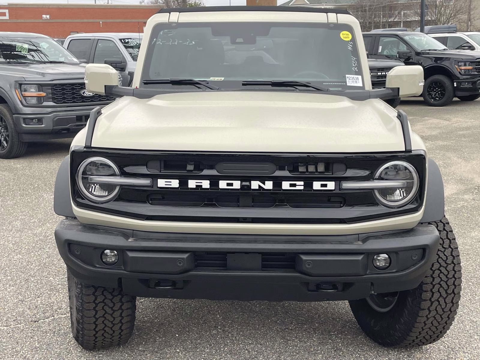 2025 Desert Sand Ford Bronco Outer Banks 4X4 SUV