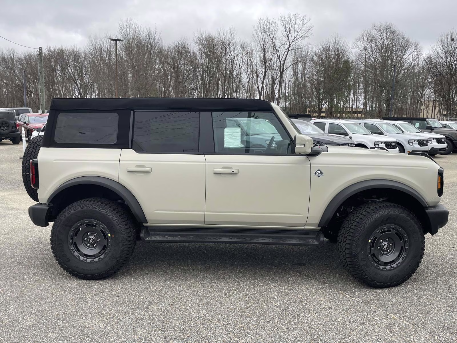 2025 Desert Sand Ford Bronco Outer Banks 4X4 SUV