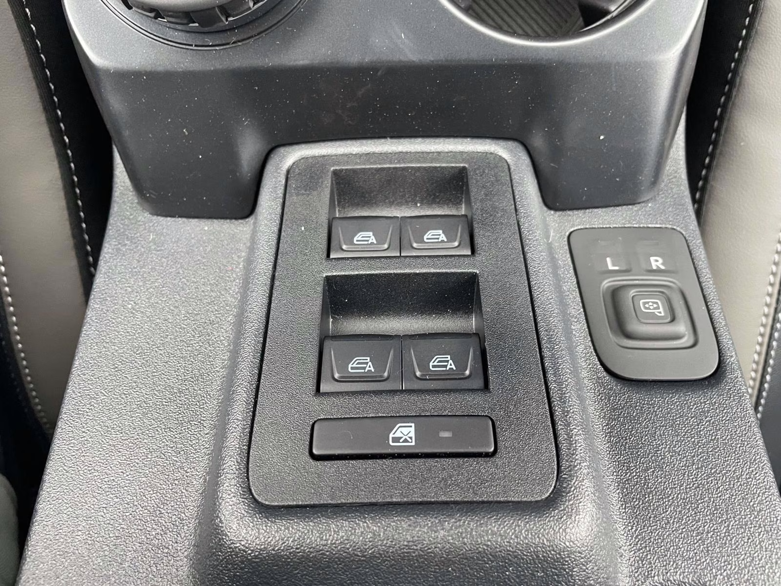 2025 Desert Sand Ford Bronco Outer Banks 4X4 SUV