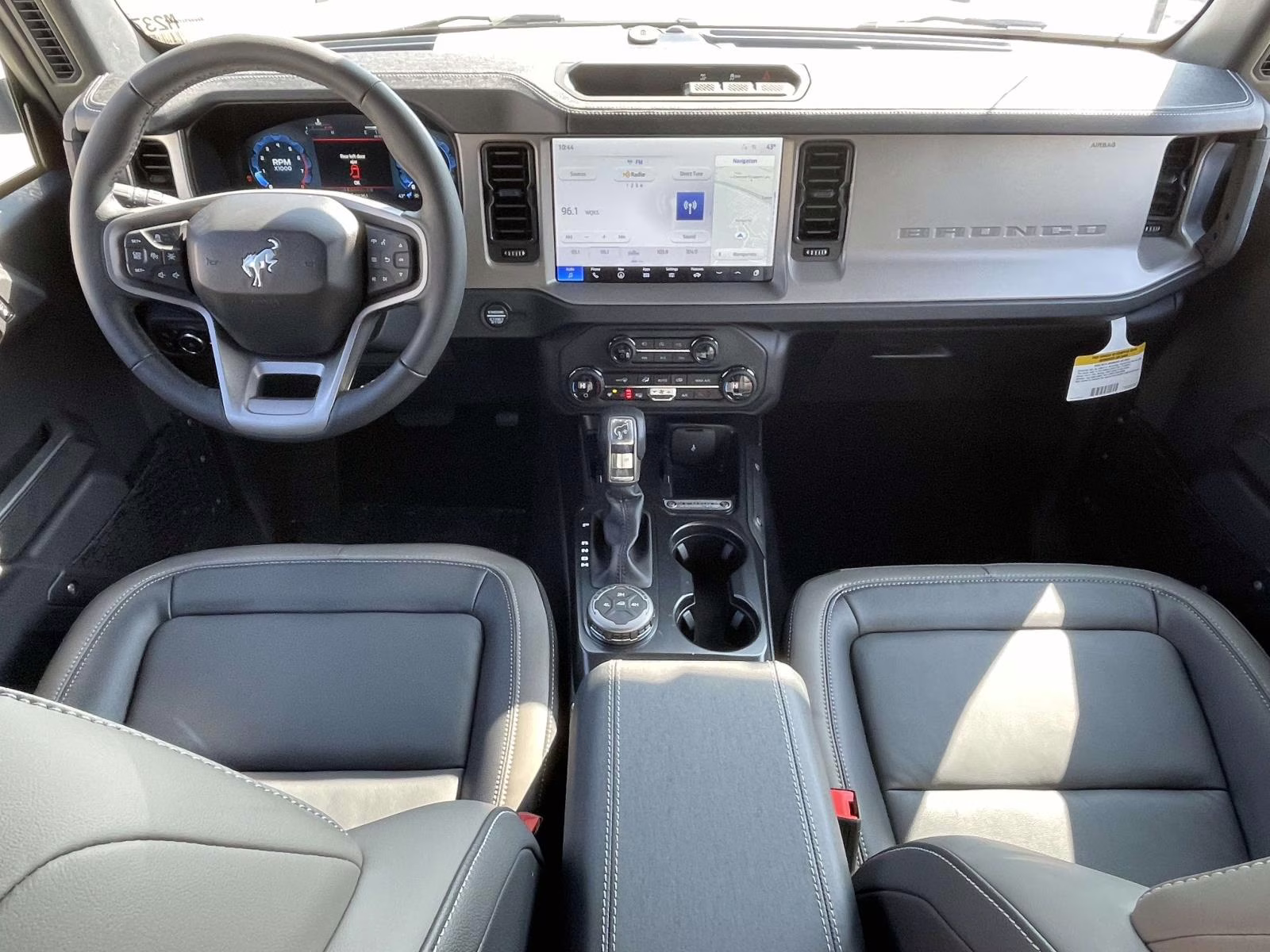 2025 Oxford White Ford Bronco Outer Banks 4X4 SUV