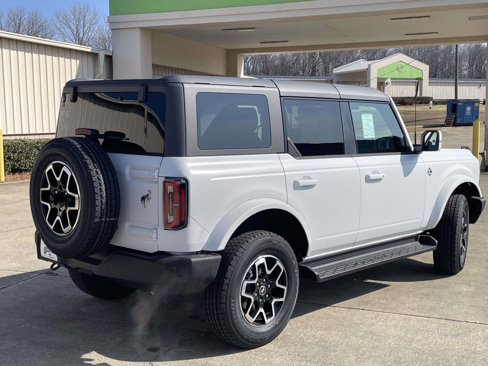 2025 Oxford White Ford Bronco Outer Banks 4X4 SUV