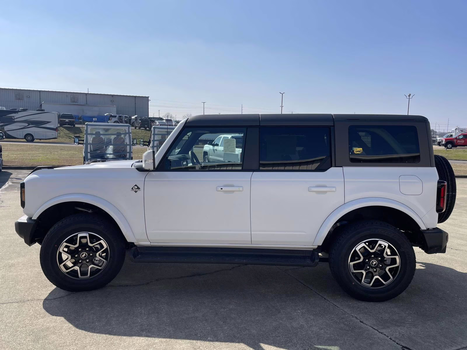 2025 Oxford White Ford Bronco Outer Banks 4X4 SUV