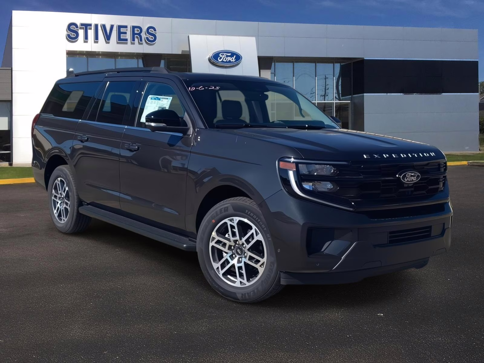 2025 Dark Matter Gray Metallic Ford Expedition Max active RWD SUV