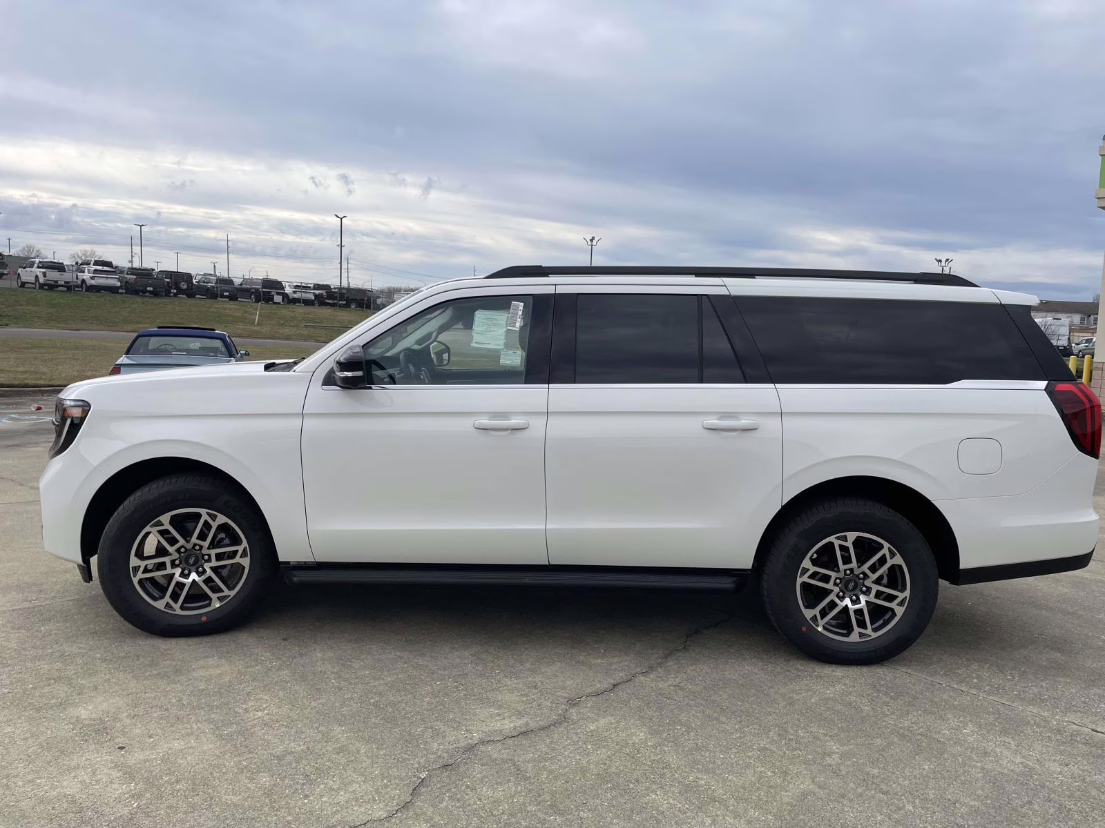 2026 Star White Metallic Tri-Coat Ford Expedition Max Active RWD SUV