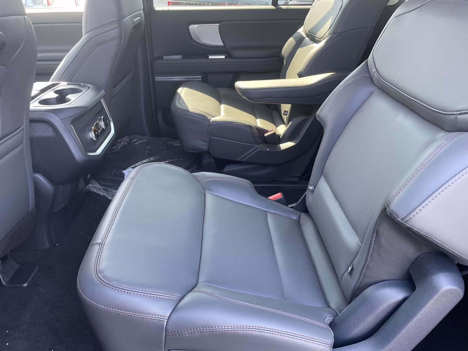 2025 Star White Metallic Tri-Coat Ford Expedition Max Active RWD SUV