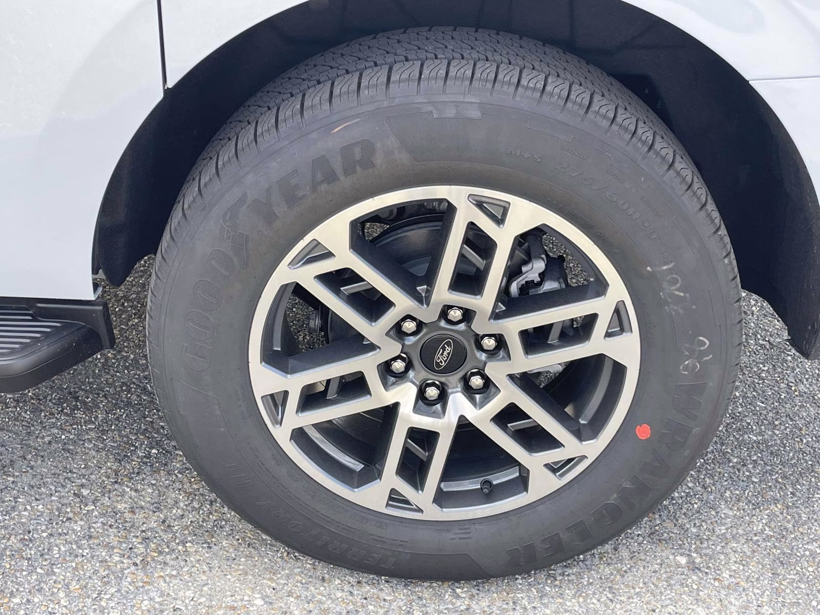 2026 Space Silver Metallic Ford Expedition Max Active RWD SUV