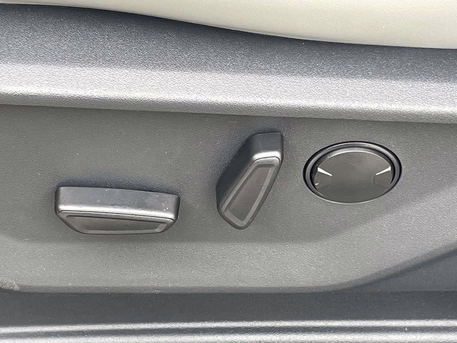 2026 Star White Metallic Tri-Coat Ford Expedition Max Active RWD SUV