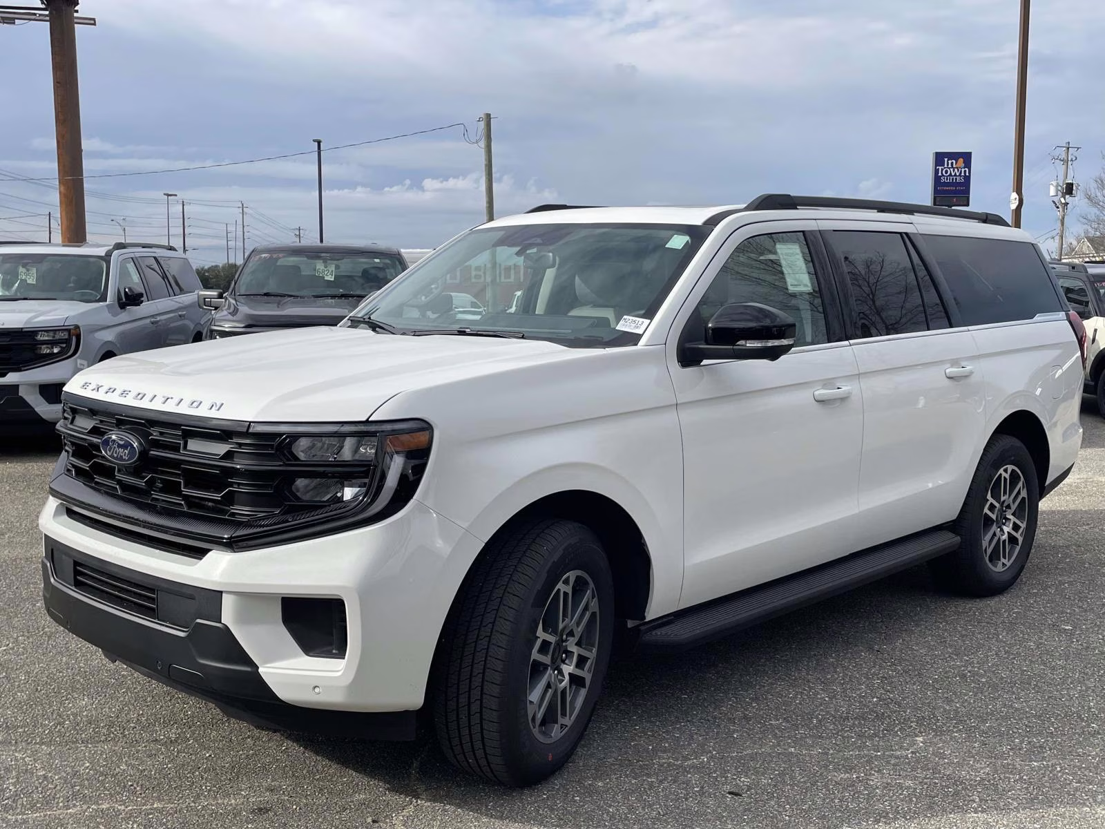 2026 Star White Metallic Tri-Coat Ford Expedition Max Active RWD SUV