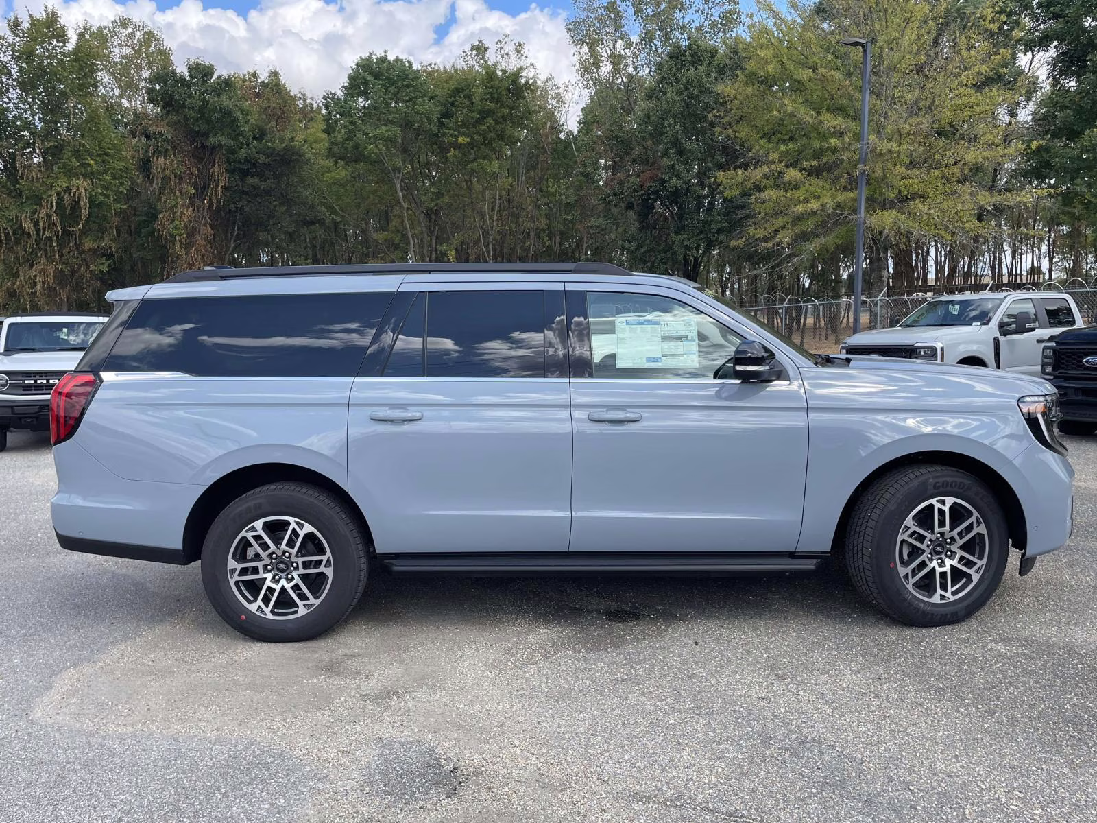 2025 Glacier Gray Metallic TriCoat Ford Expedition Max ACTIVE RWD SUV