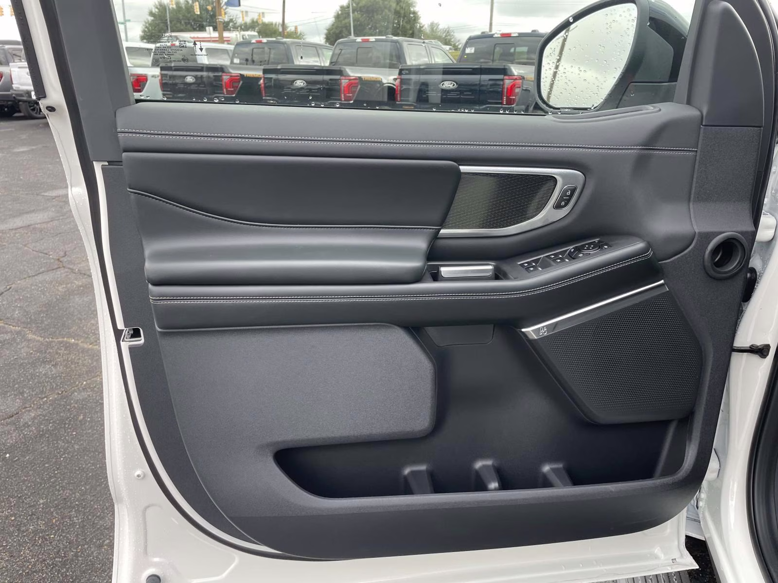 2025 Star White Metallic Tri-Coat Ford Expedition Max Platinum 4X4 SUV