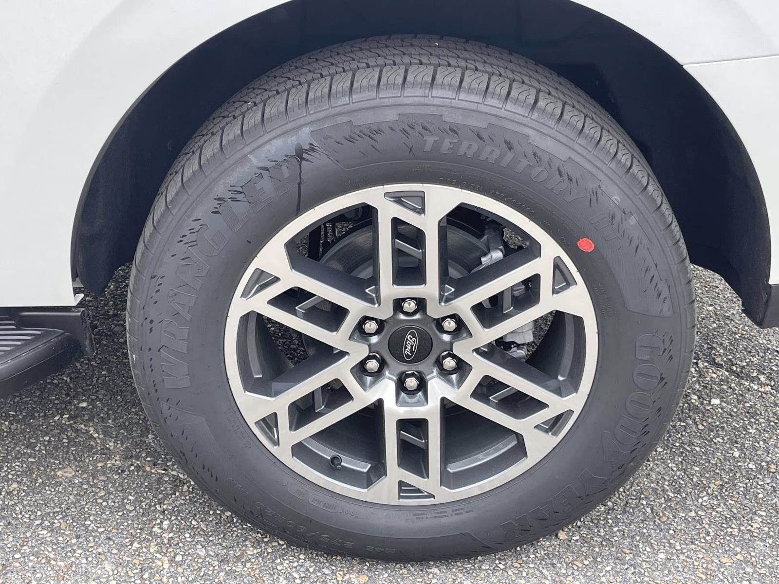 2026 Star White Metallic Tri-Coat Ford Expedition Active RWD SUV