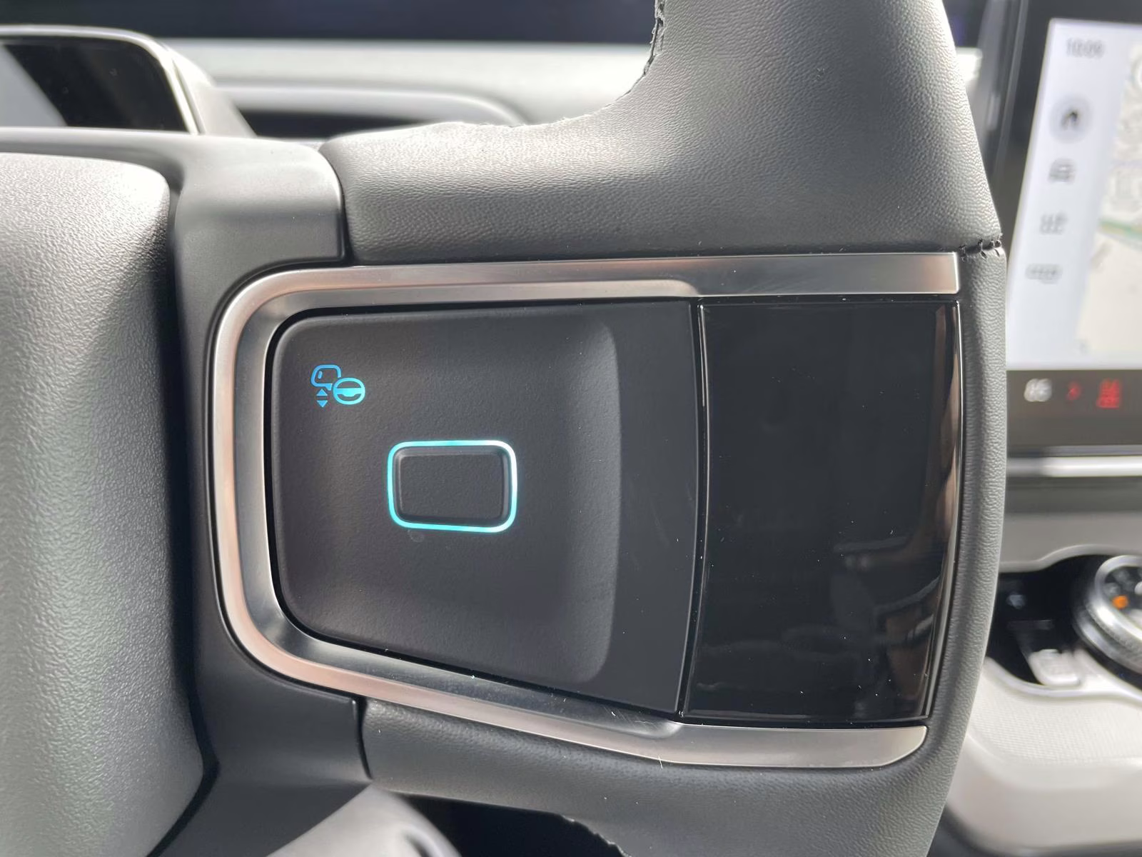 2026 Star White Metallic Tri-Coat Ford Expedition Active RWD SUV