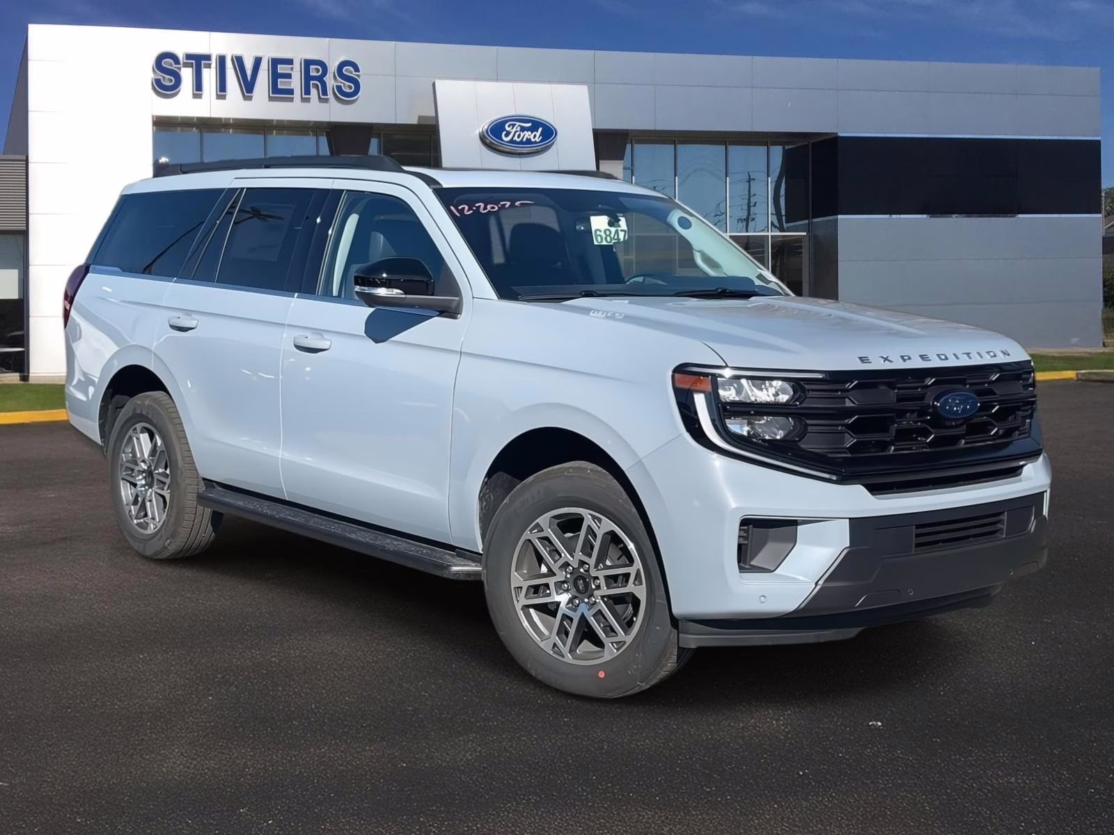 2026 Glacier Gray Metallic Tri-Coat Ford Expedition Active RWD SUV