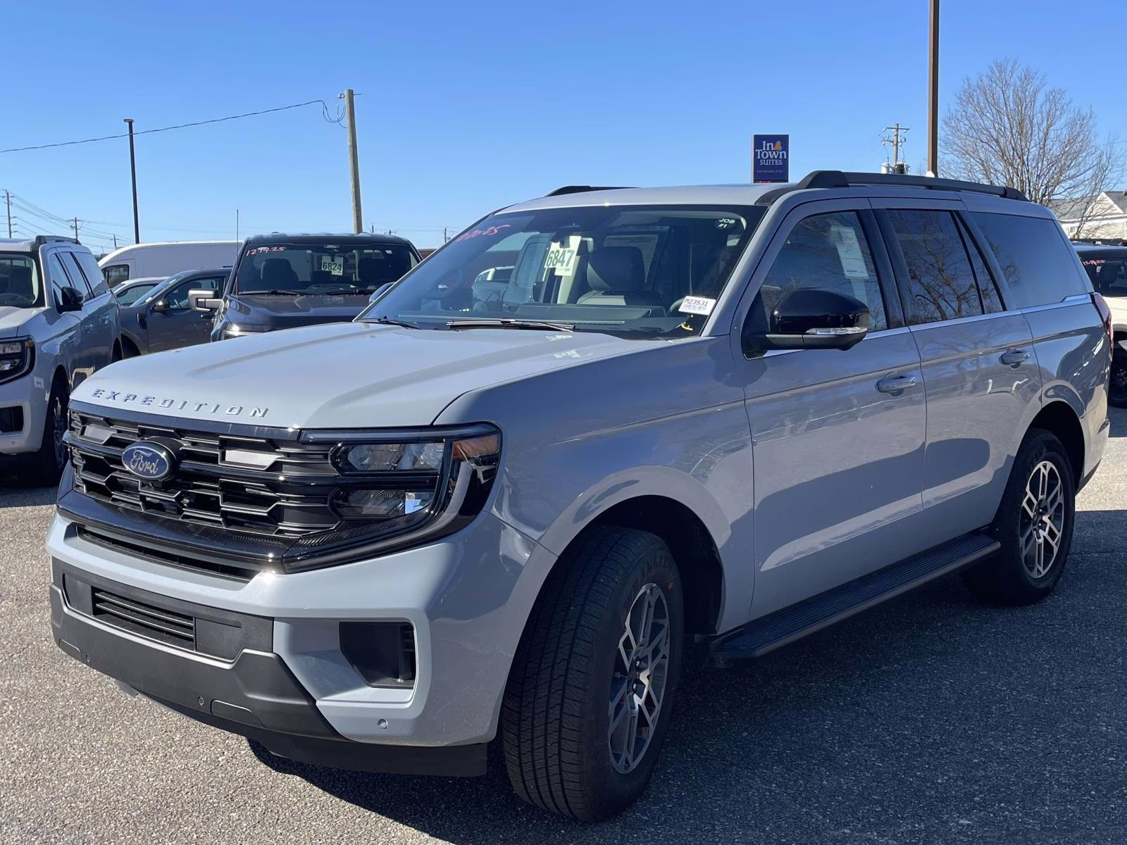 2026 Glacier Gray Metallic Tri-Coat Ford Expedition Active RWD SUV