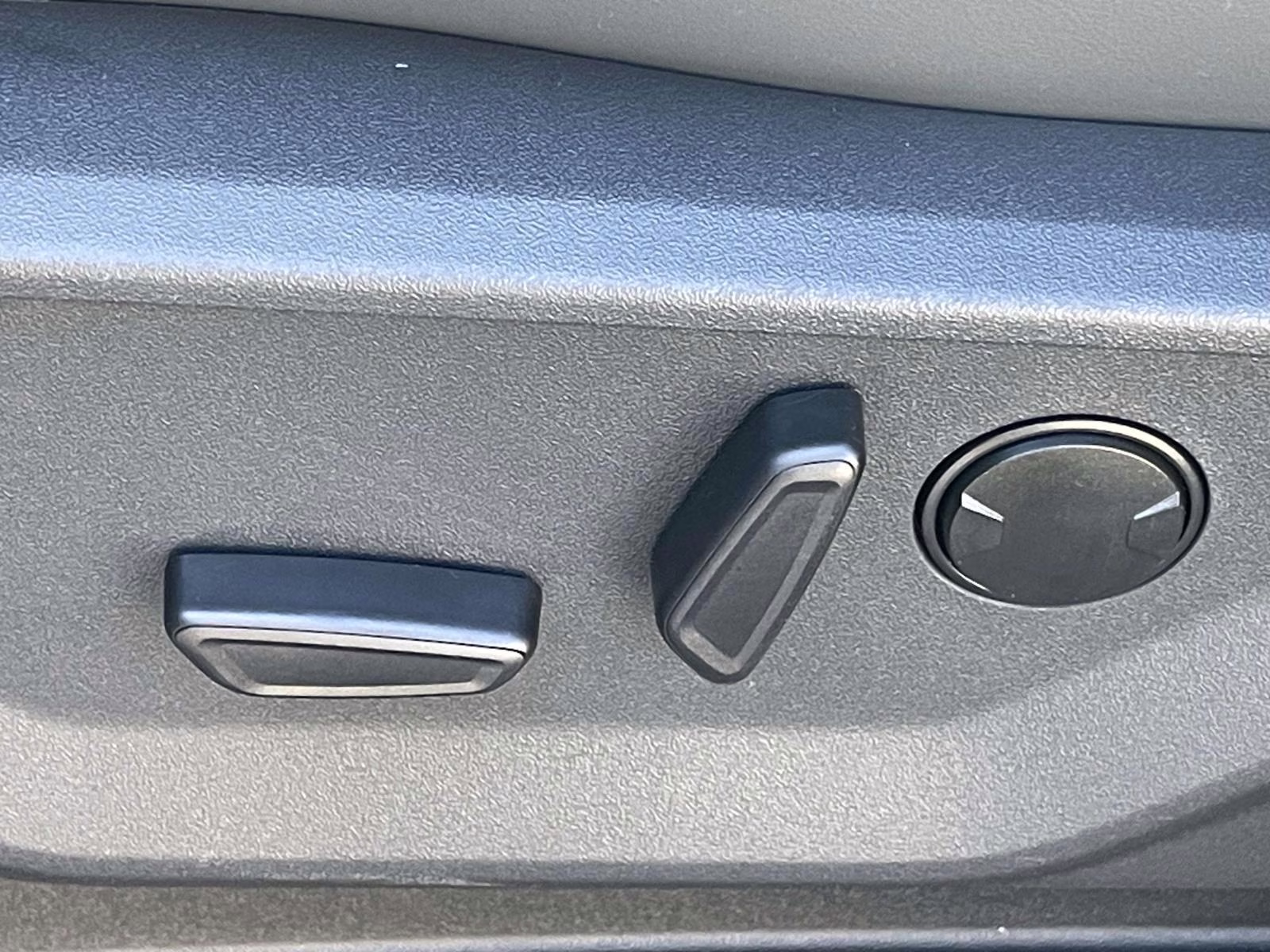 2026 Space Silver Metallic Ford Expedition Active RWD SUV