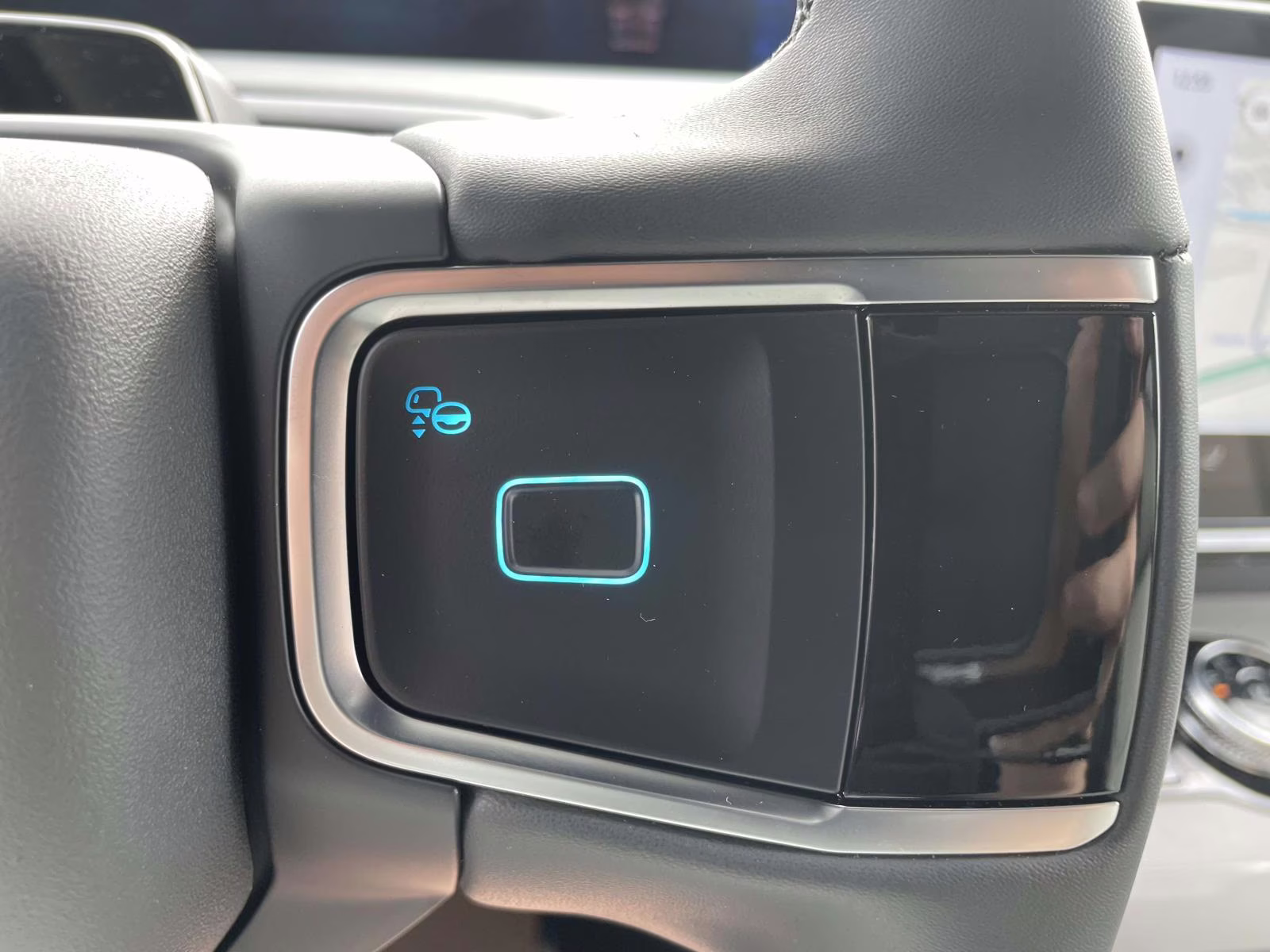 2026 Star White Metallic Tri-Coat Ford Expedition Active RWD SUV