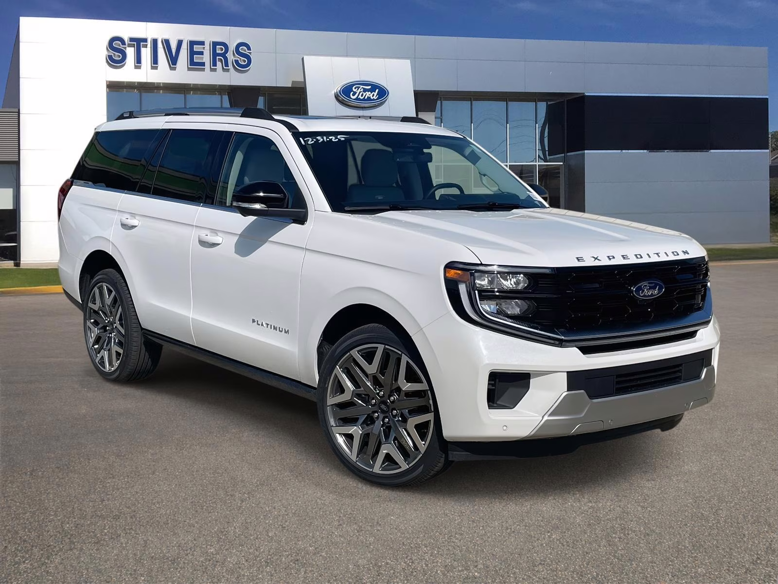 2026 Star White Metallic Tri-Coat Ford Expedition Platinum 4X4 SUV