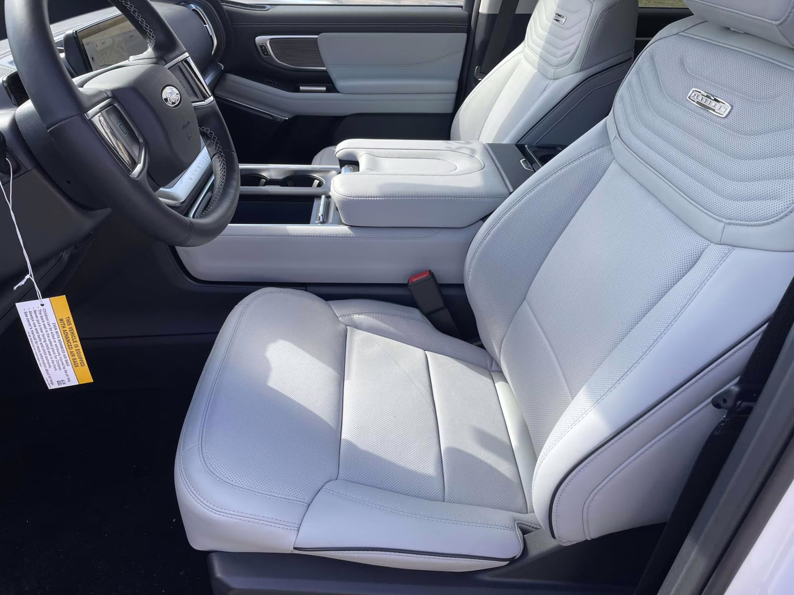 2026 Star White Metallic Tri-Coat Ford Expedition Platinum 4X4 SUV