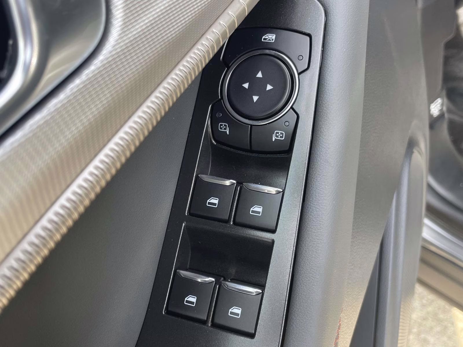 2026 Carbonized Gray Metallic Ford Explorer Active RWD SUV