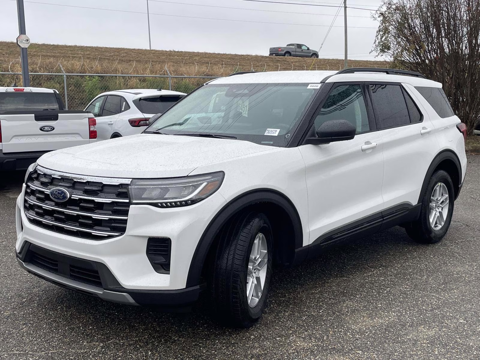 2026 Star White Metallic Tri-Coat Ford Explorer Active RWD SUV