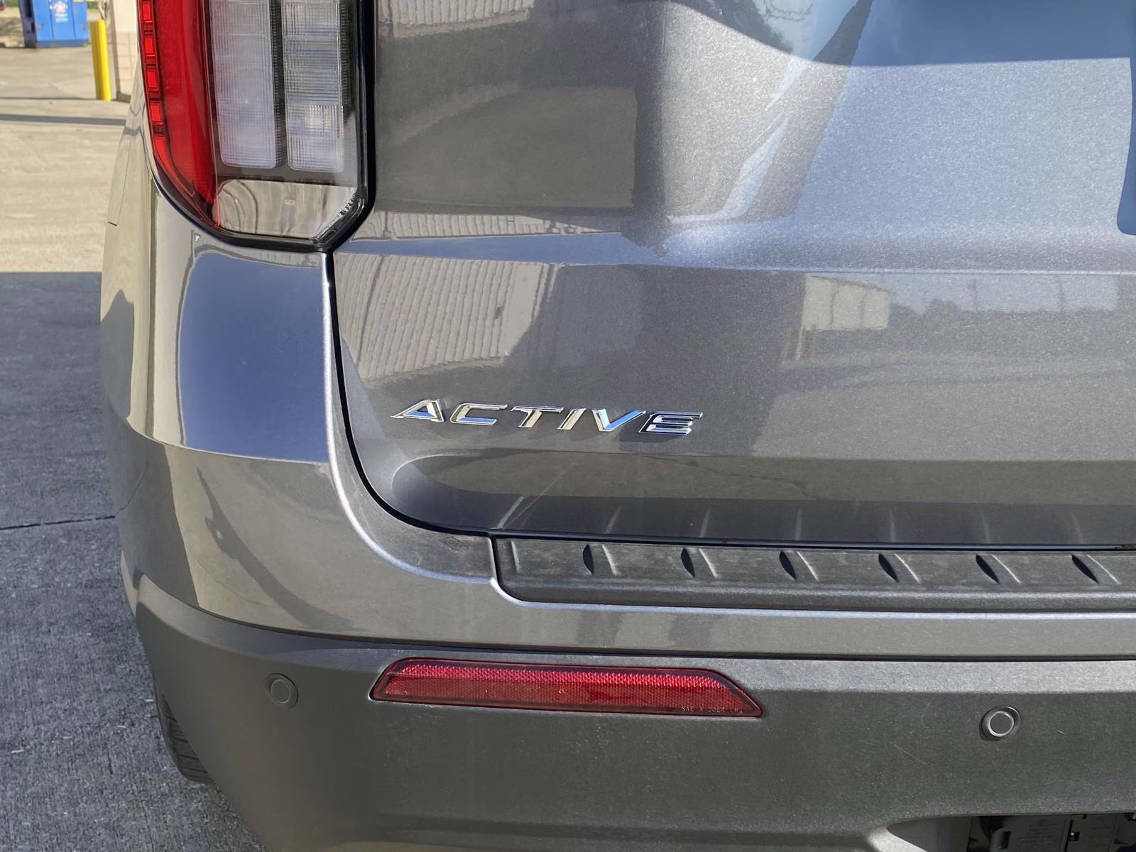 2025 Carbonized Gray Metallic Ford Explorer Active RWD SUV