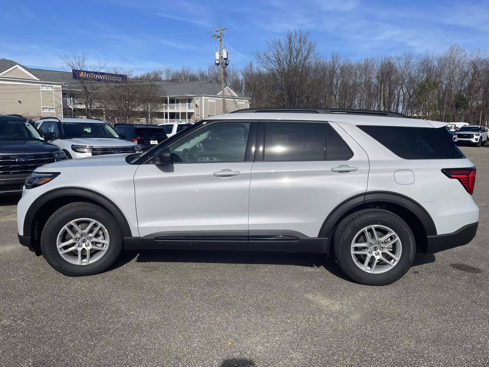 2026 Space White Metallic Ford Explorer Active RWD SUV