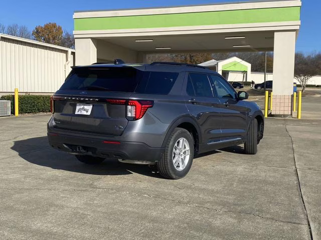 2025 Gray Metallic Ford Explorer Active RWD SUV