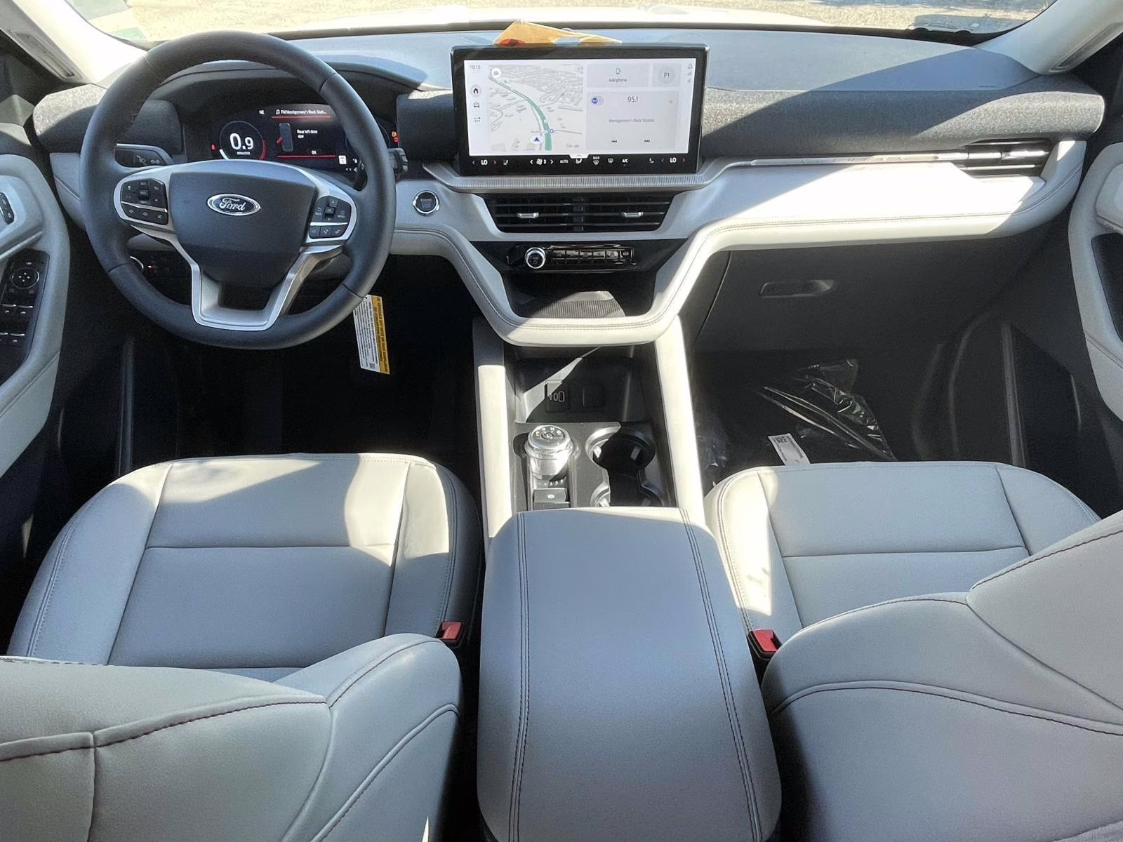 2026 Star White Metallic Tri-Coat Ford Explorer Active RWD SUV