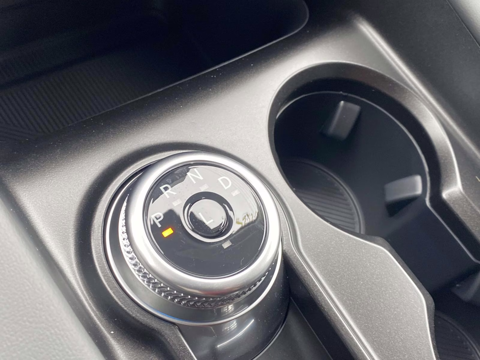 2026 Star White Metallic Tri-Coat Ford Explorer Active RWD SUV