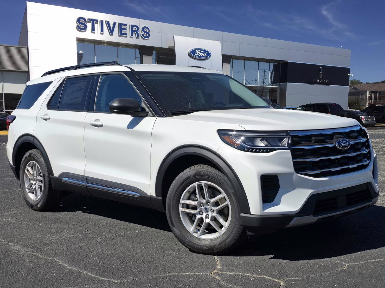 2025 Star White Metallic Tri-Coat Ford Explorer Active RWD SUV