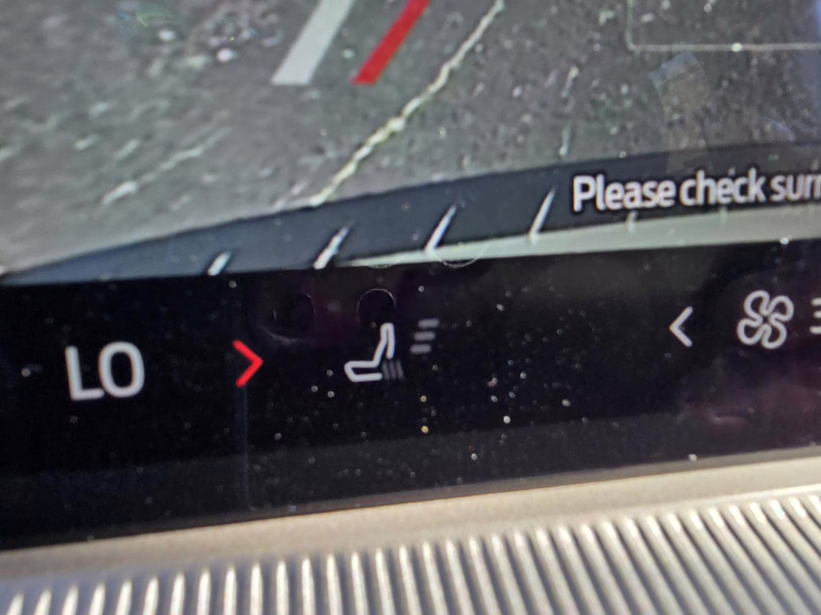 2025 Star White Metallic Tri-Coat Ford Explorer Active RWD SUV