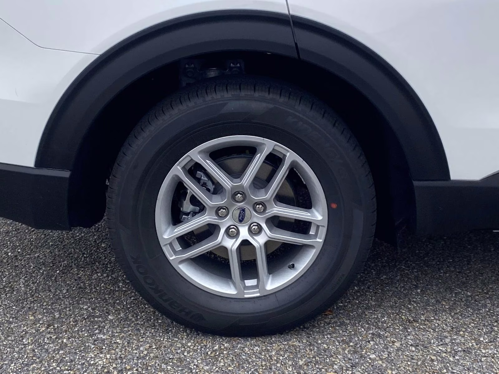 2026 Star White Metallic Tri-Coat Ford Explorer Active RWD SUV