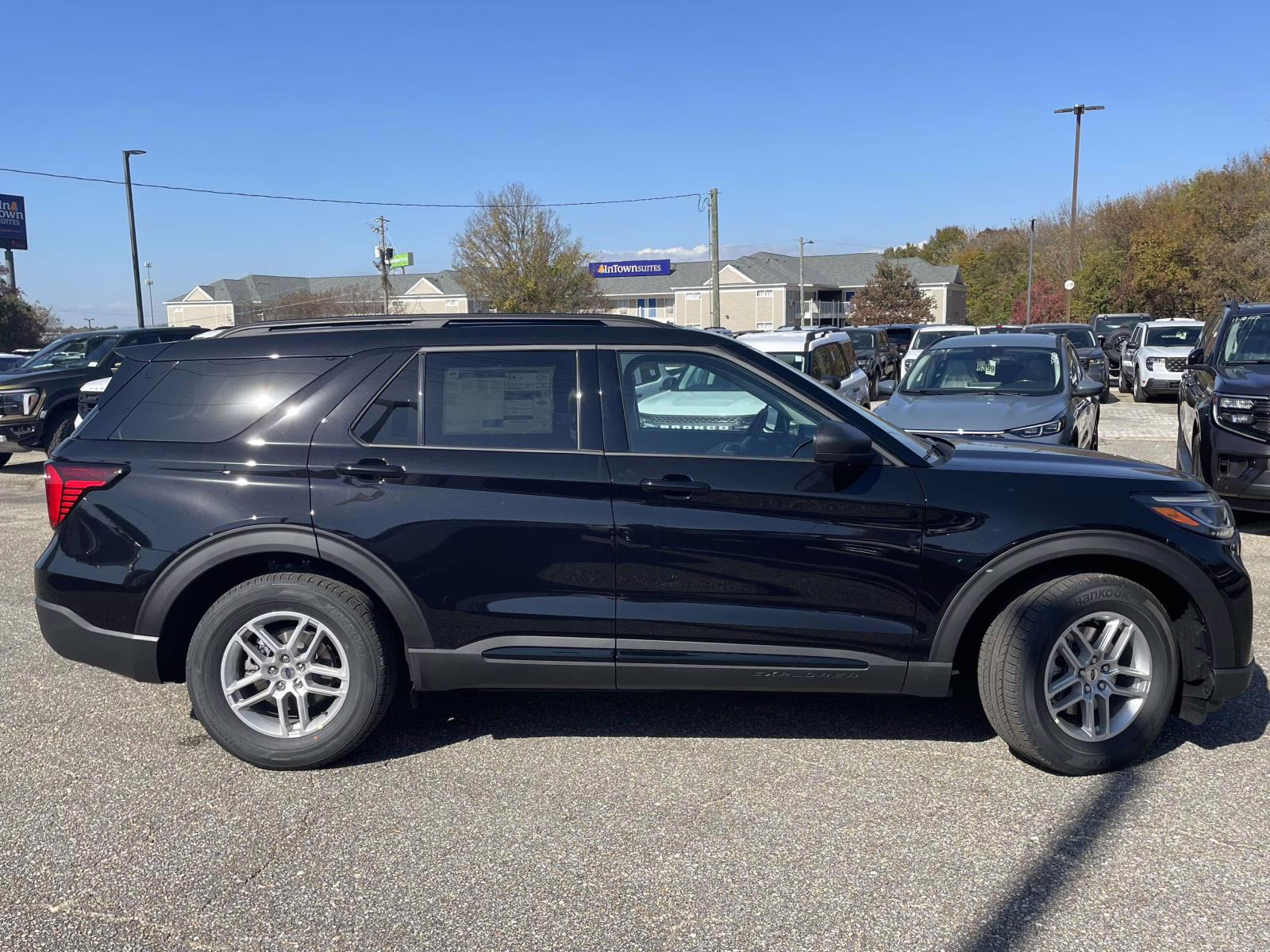 2026 Agate Black Metallic Ford Explorer Active RWD SUV