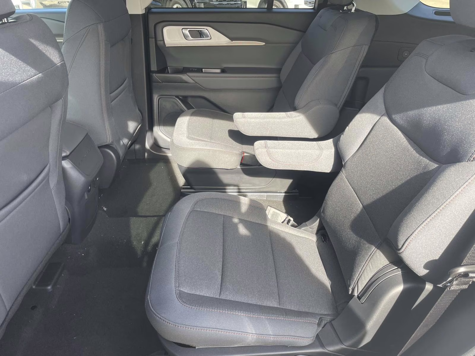 2026 Space White Metallic Ford Explorer Active RWD SUV