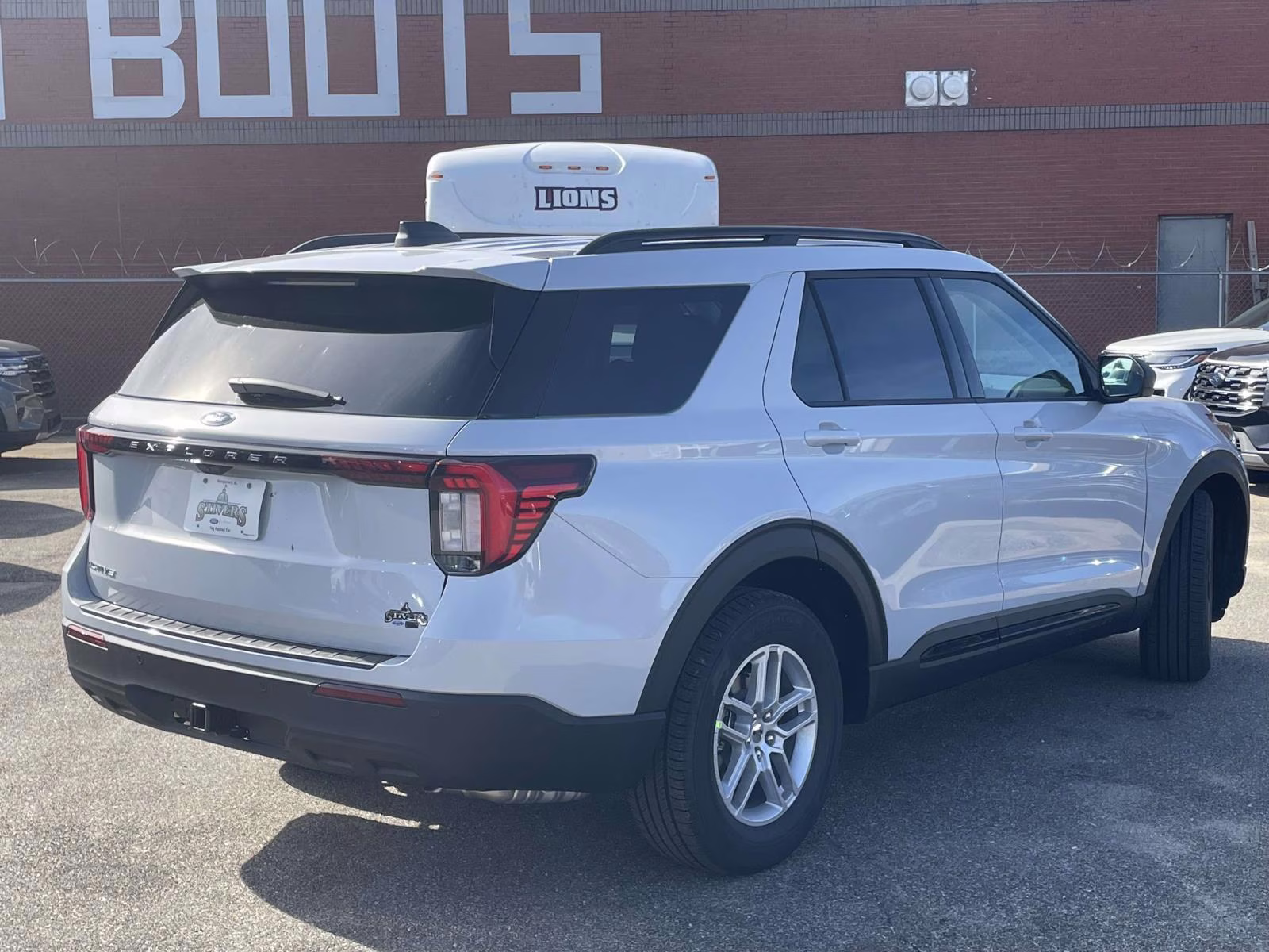 2026 Space White Metallic Ford Explorer Active RWD SUV