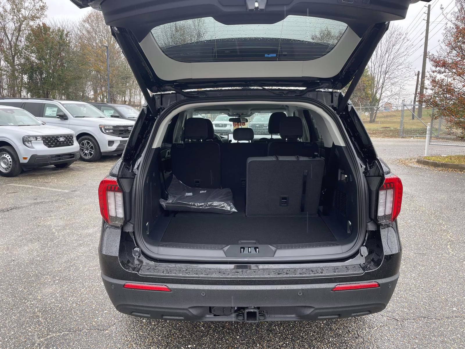 2026 Agate Black Metallic Ford Explorer Active RWD SUV