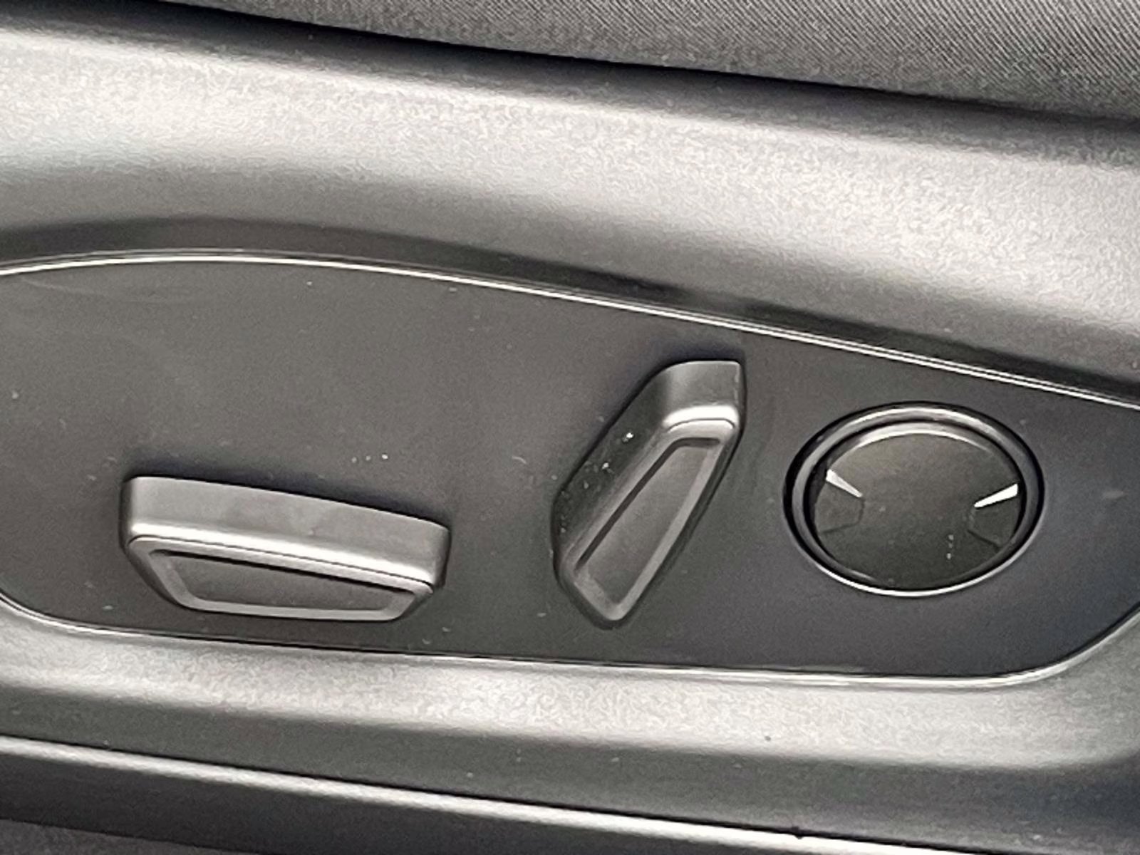 2026 Agate Black Metallic Ford Explorer Active RWD SUV