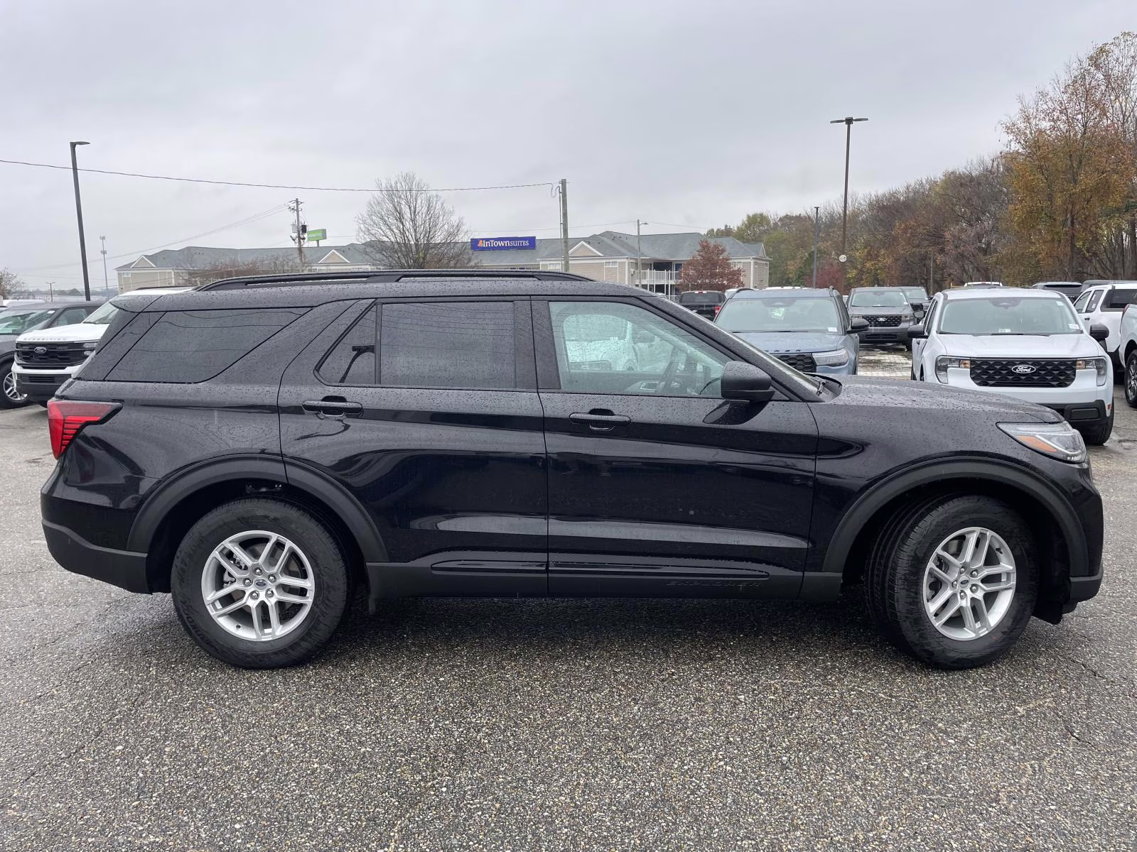2026 Agate Black Metallic Ford Explorer Active RWD SUV