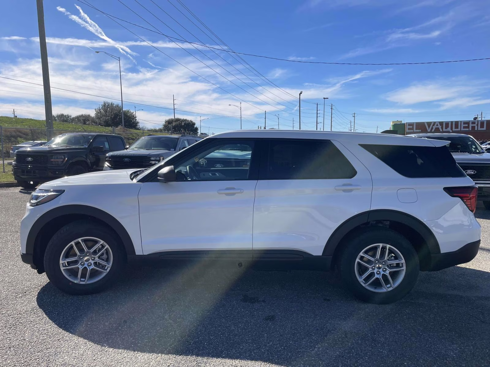 2026 Star White Metallic Tri-Coat Ford Explorer Active RWD SUV