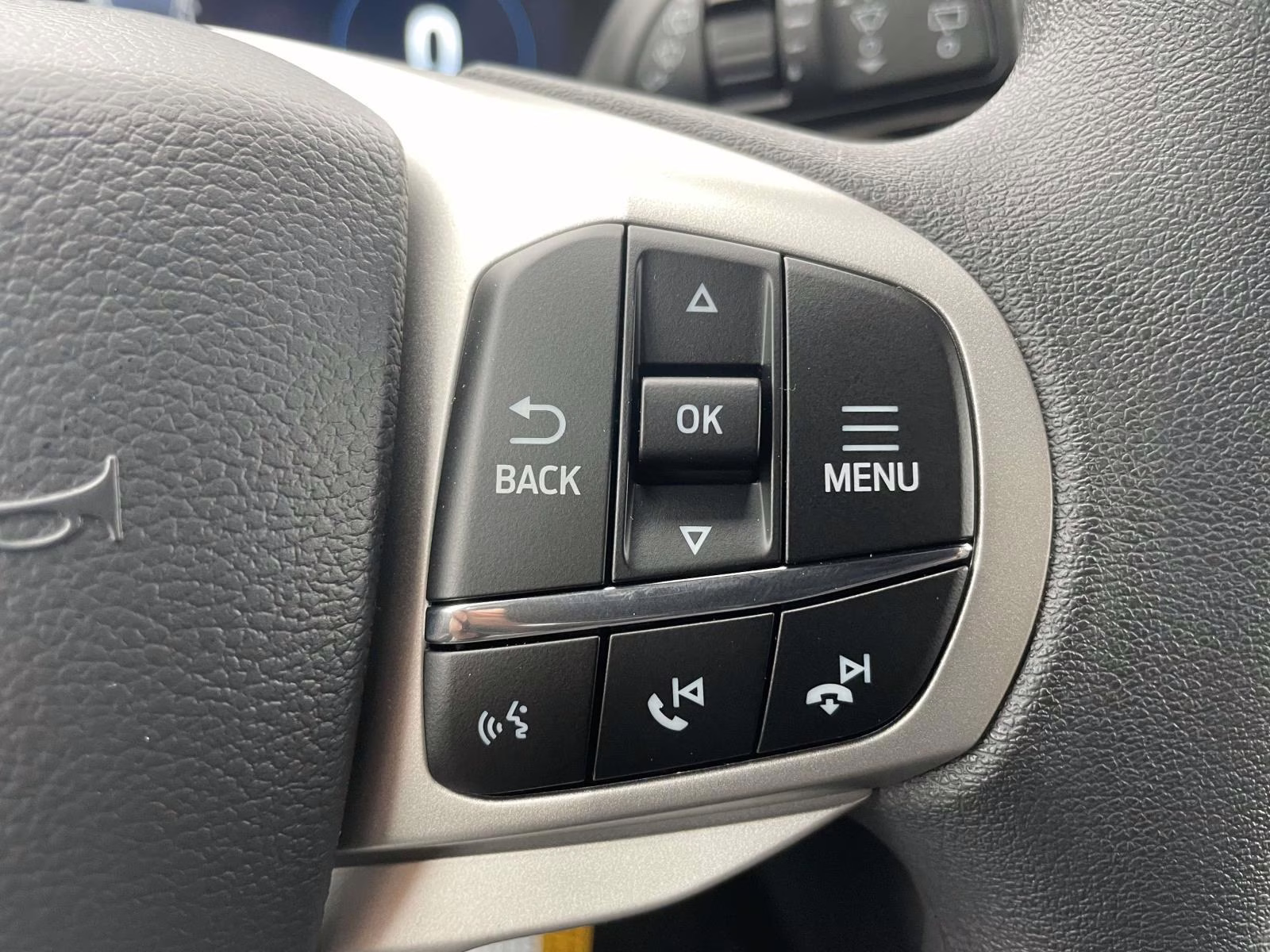 2026 Space White Metallic Ford Explorer Active RWD SUV